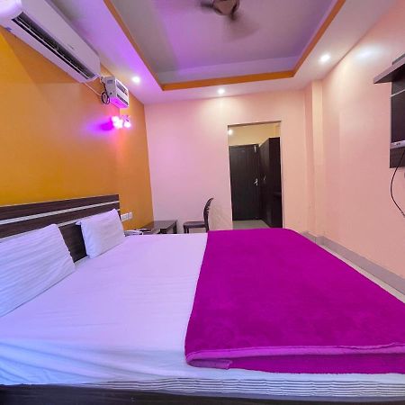 Hotel Deo Puri Esterno foto