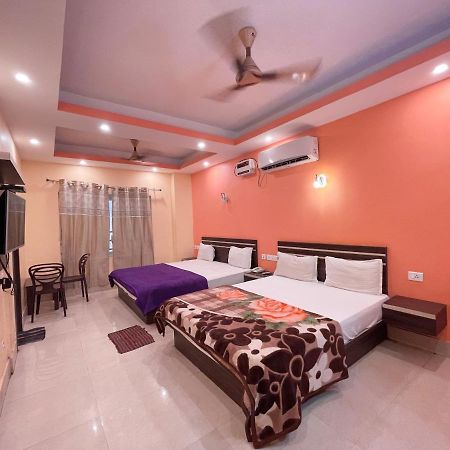 Hotel Deo Puri Esterno foto