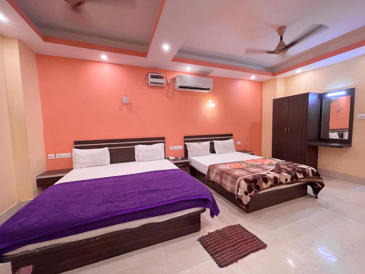 Hotel Deo Puri Esterno foto
