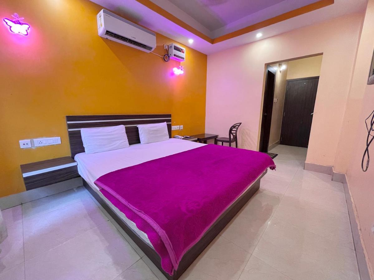 Hotel Deo Puri Esterno foto