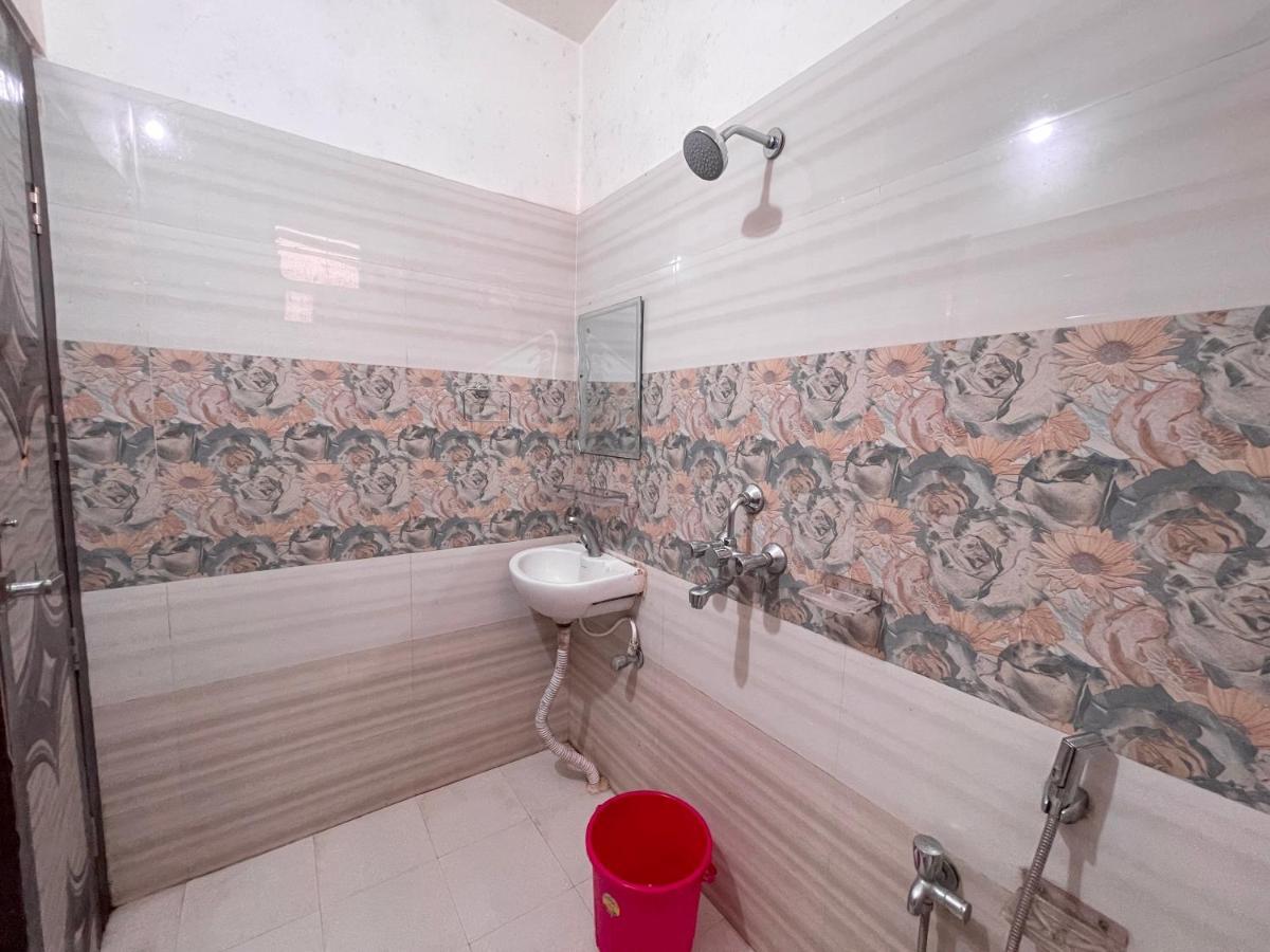 Hotel Deo Puri Esterno foto