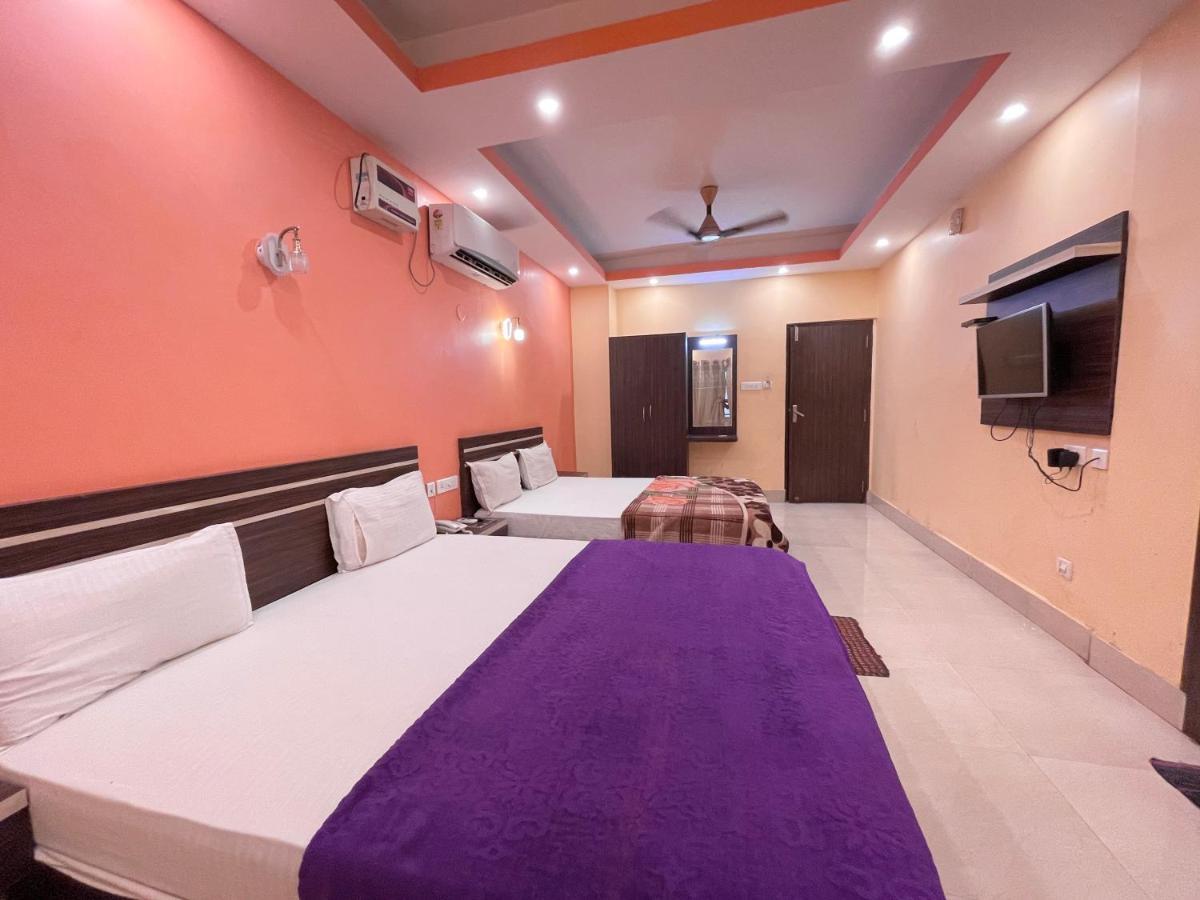 Hotel Deo Puri Esterno foto