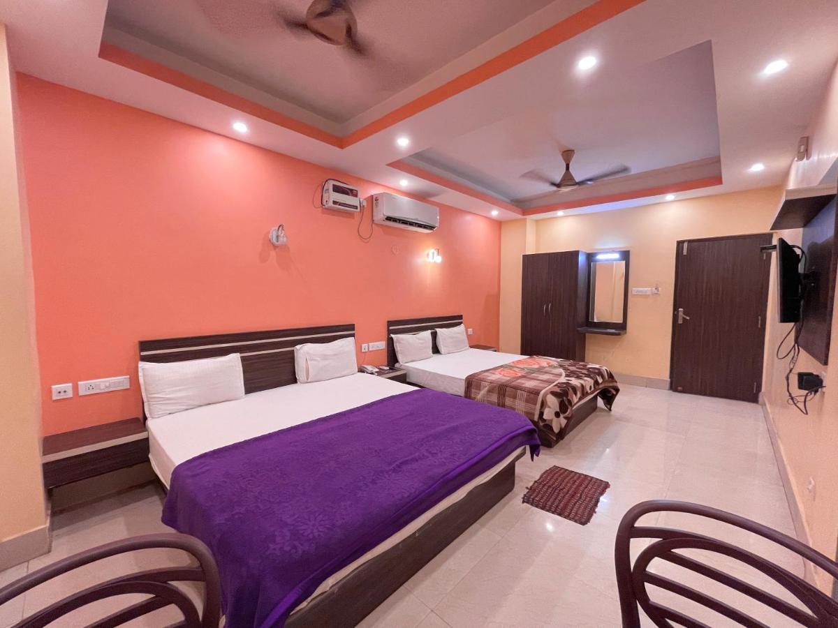Hotel Deo Puri Esterno foto
