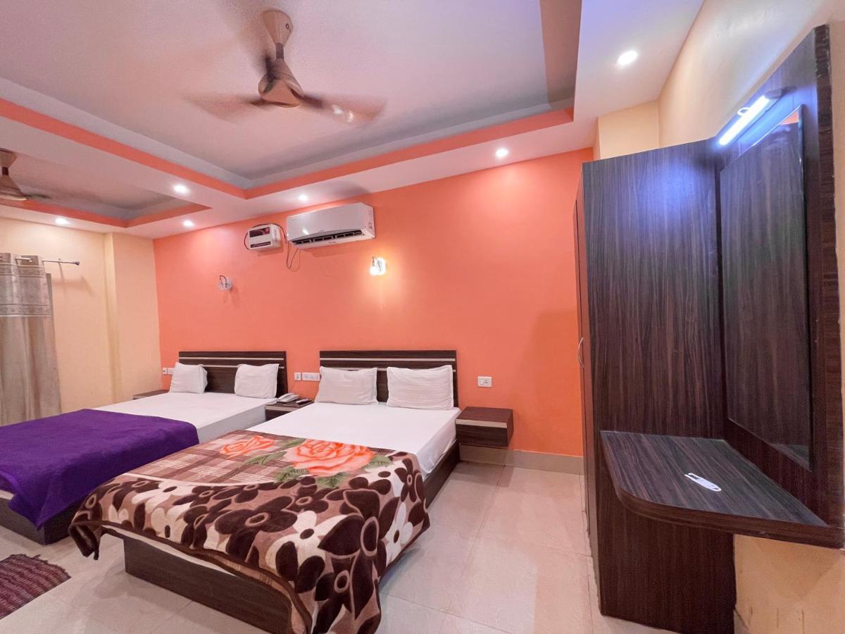 Hotel Deo Puri Esterno foto